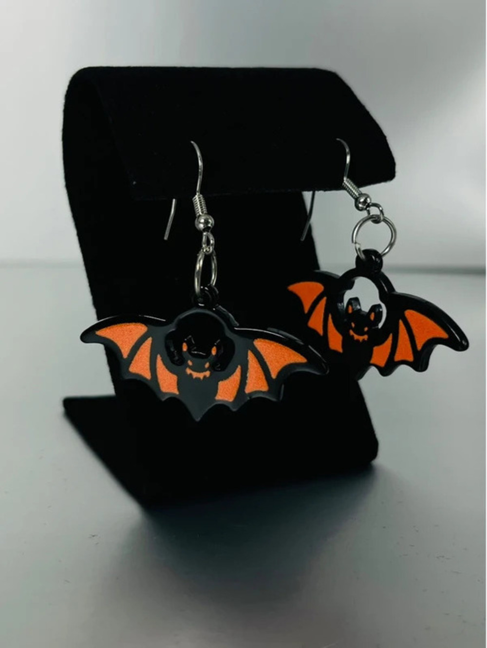 Cute Halloween Bat Earrings in Orange and Black – New Without Tags